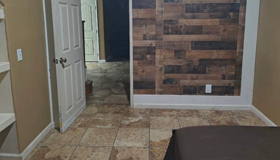 MYRNA's room