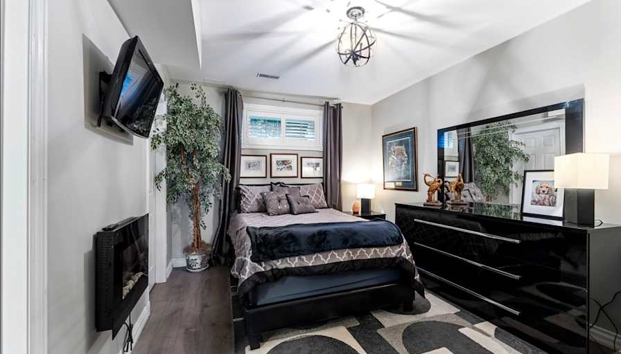 Jennifer's room
