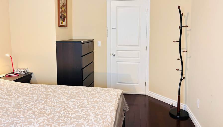 sandy's room