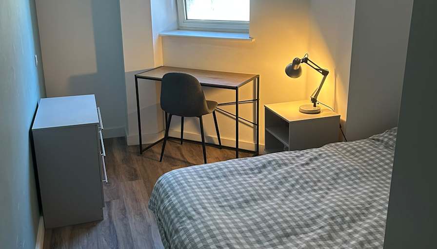 Jon's room