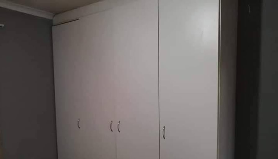 Arnold's room