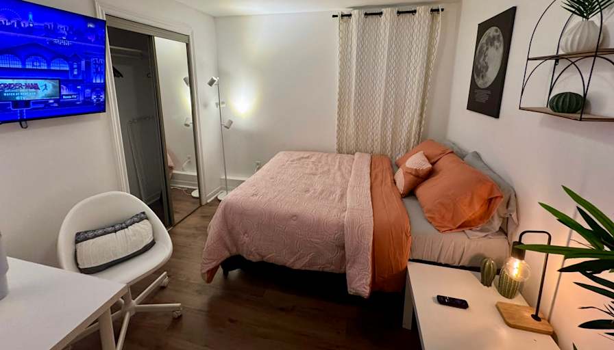 Alona's room