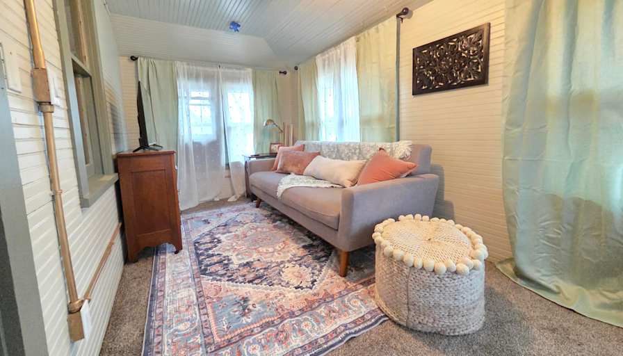 Ali's room