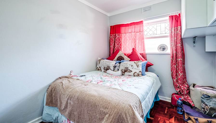 Louise Mareya's room
