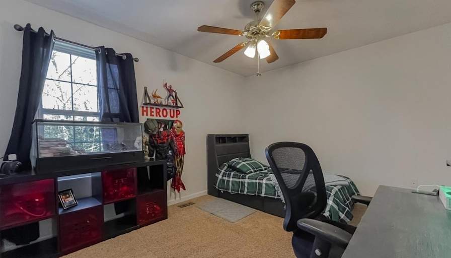 Mo's room