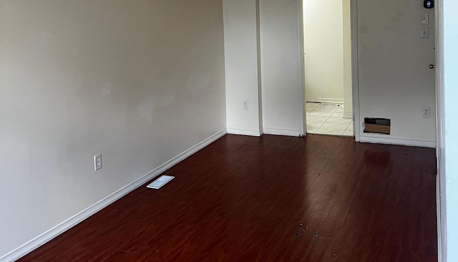 Henry Nguyen's room