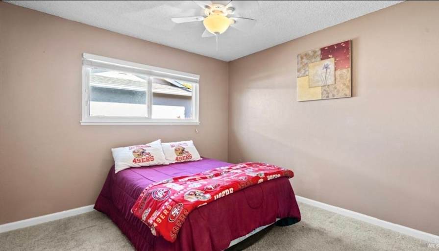 Greyson's room