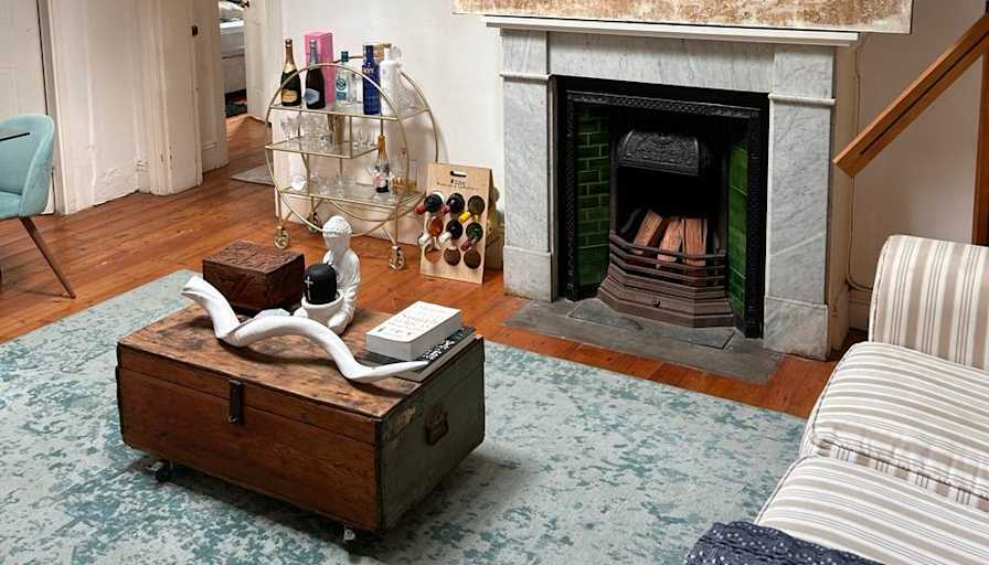 Vernon's room