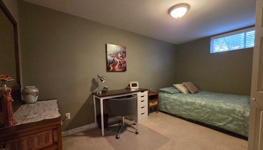 Aishe's room