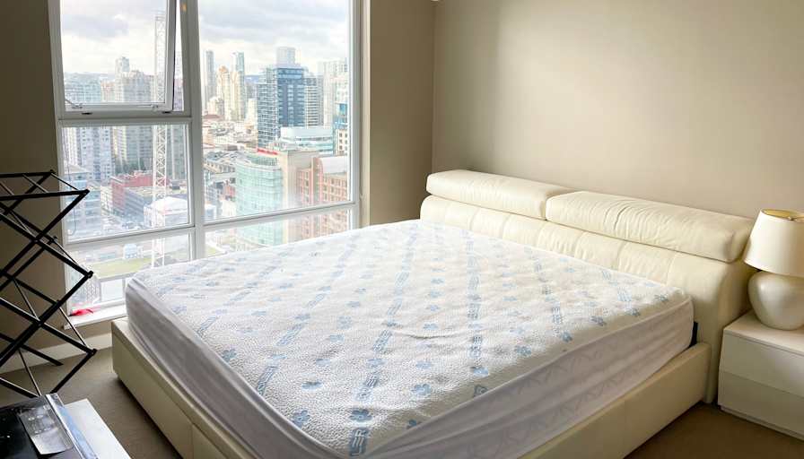 Lee's room