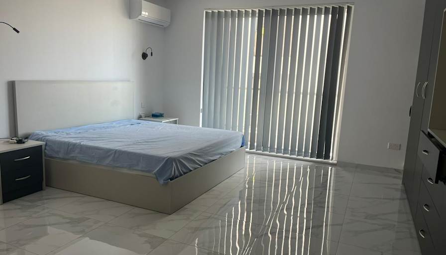 Gray's room