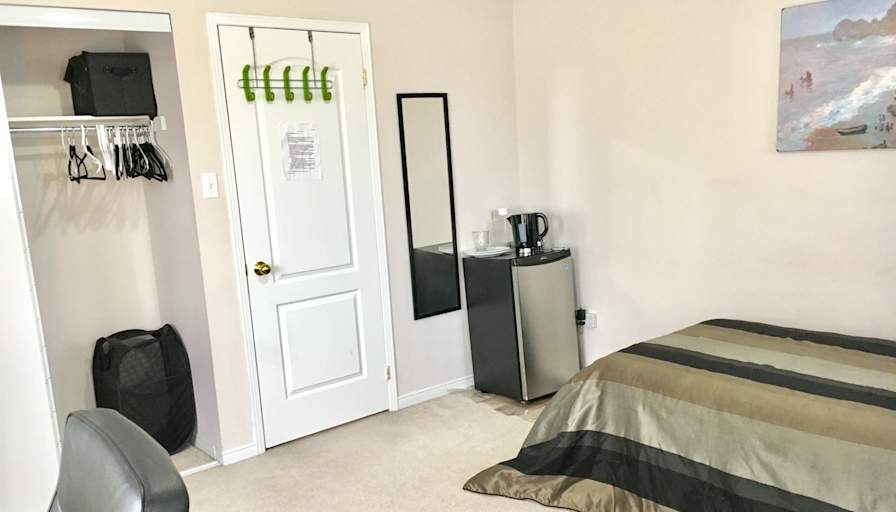Mark Kay's room