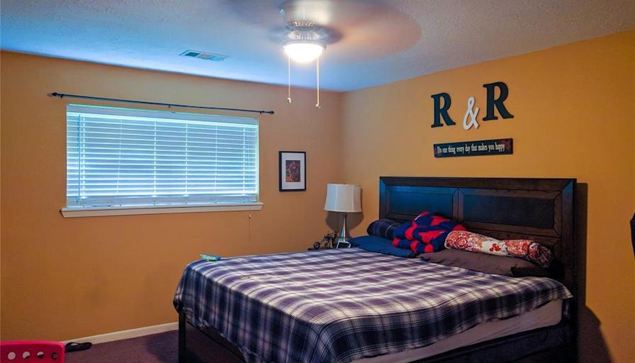 Le's room