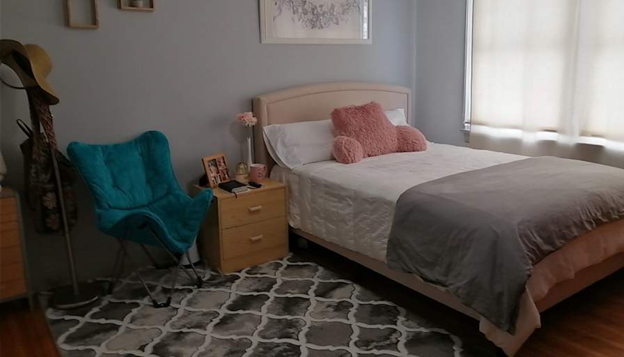 Alice.'s room