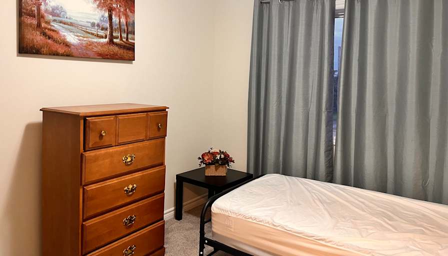 Dee's room