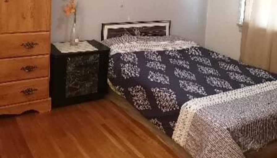 Alice.'s room