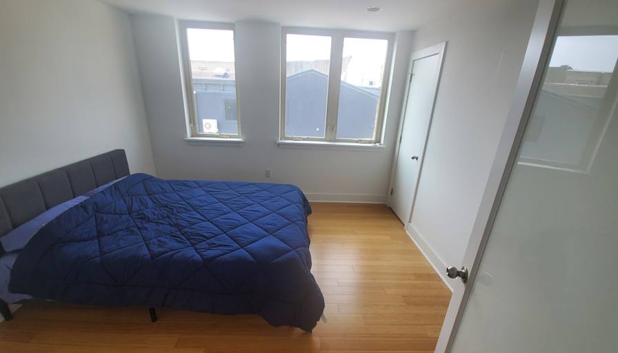 Derek D's room