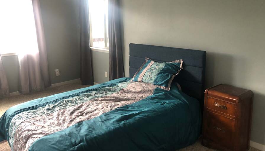 JEANETTE's room