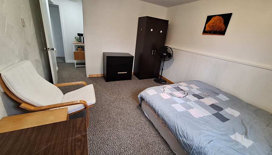 Moteaal's room