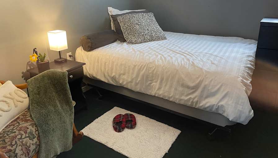 Lynda's room