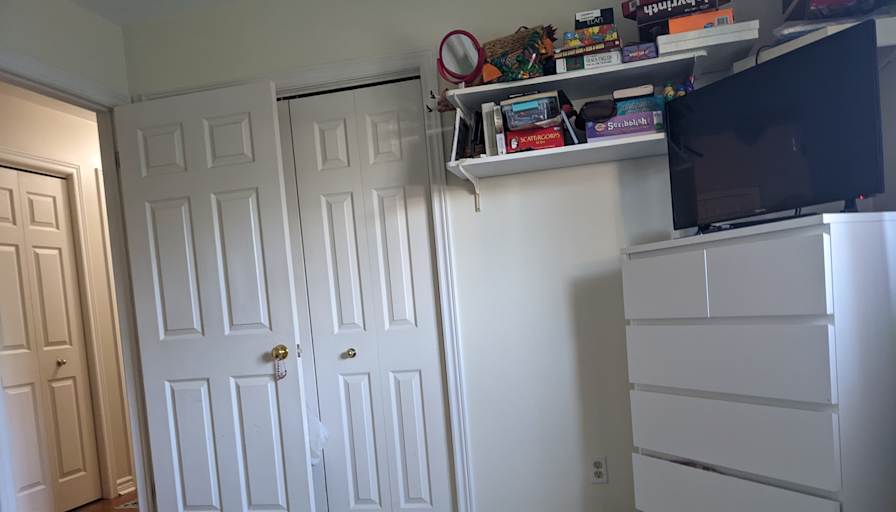 Lisa's room