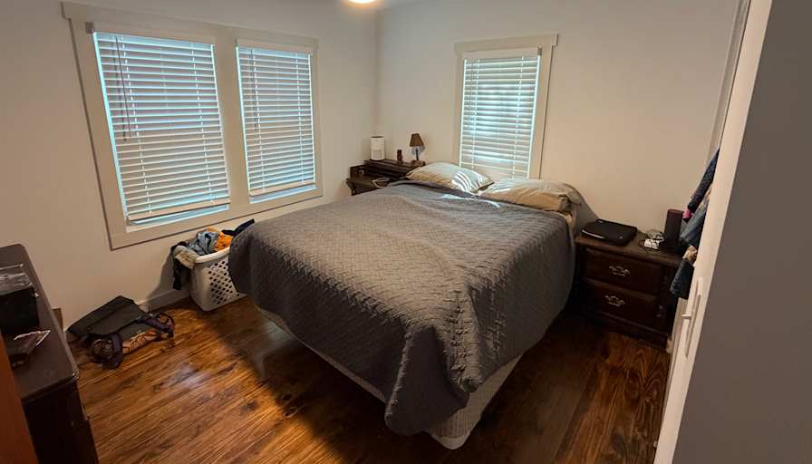 Tom's room