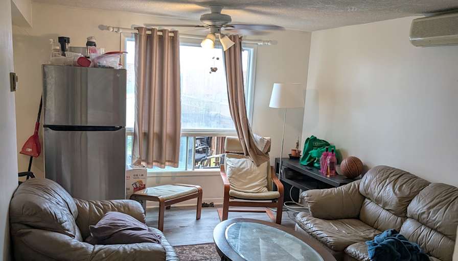 Arshad Jafri's room