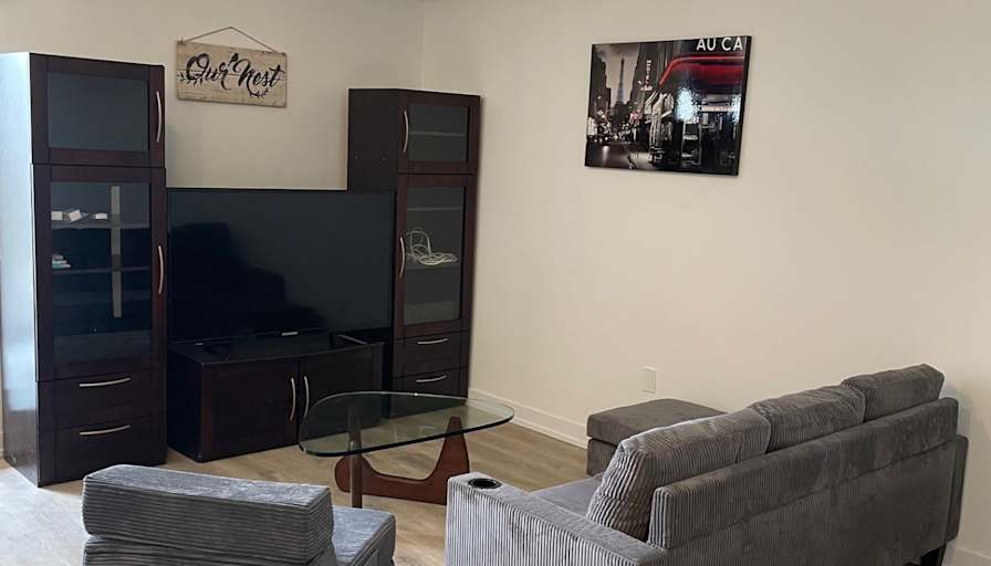 Mona's room