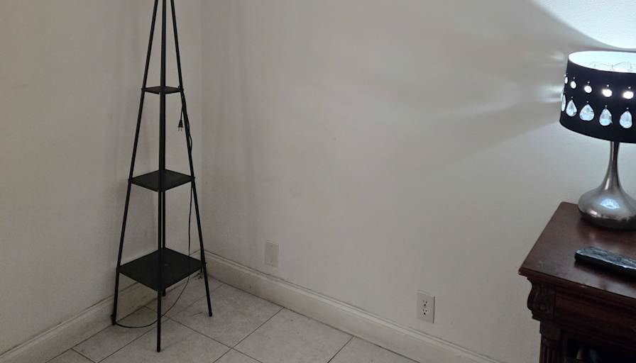 Mariel A Hernandez's room