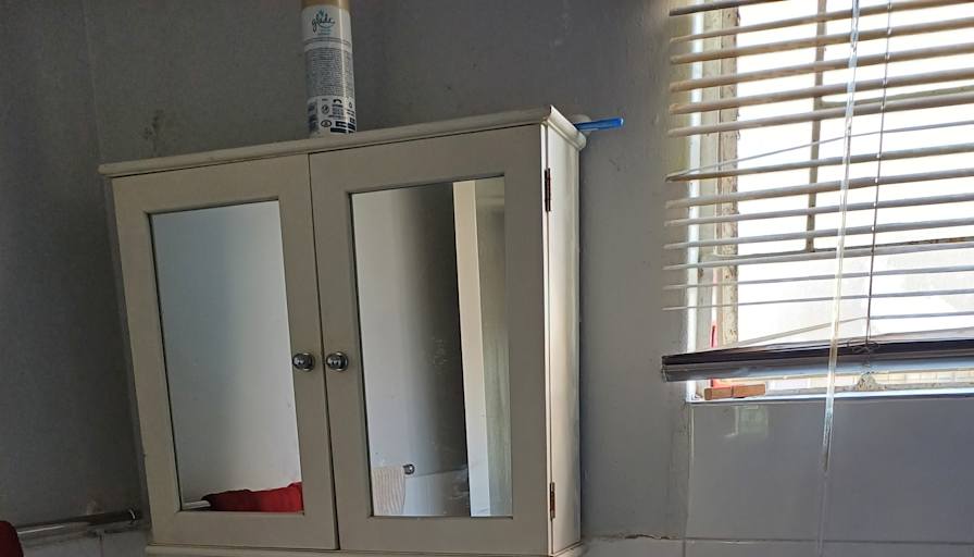 Zi's room