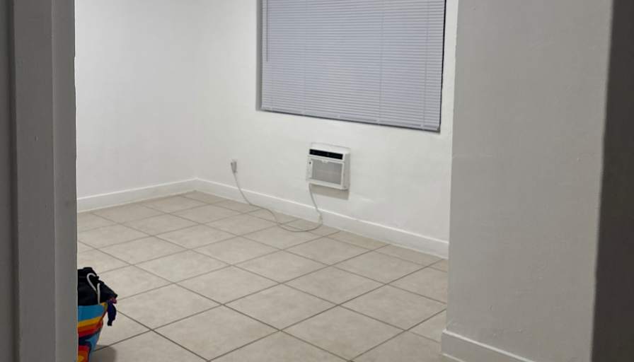 Isamar's room