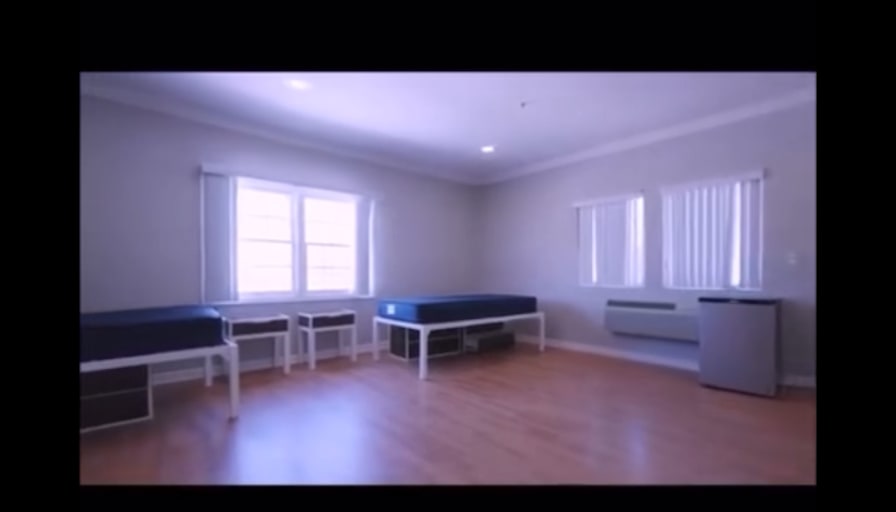Larimar's room