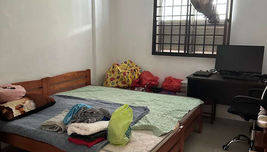 Husen's room
