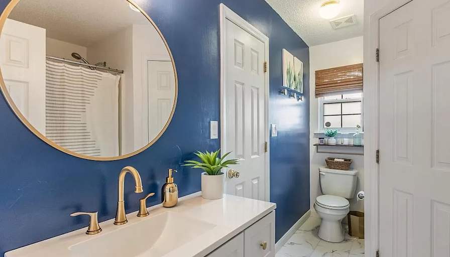 Alcove Rooms's room