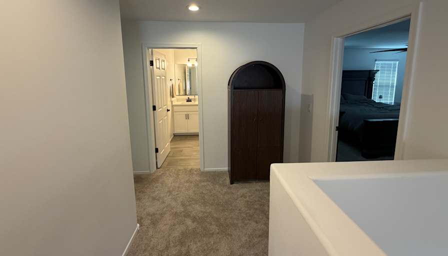 Derek Smith's room