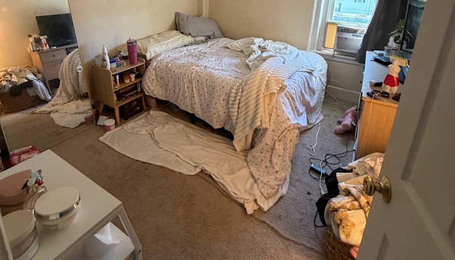 Jhenniffer's room