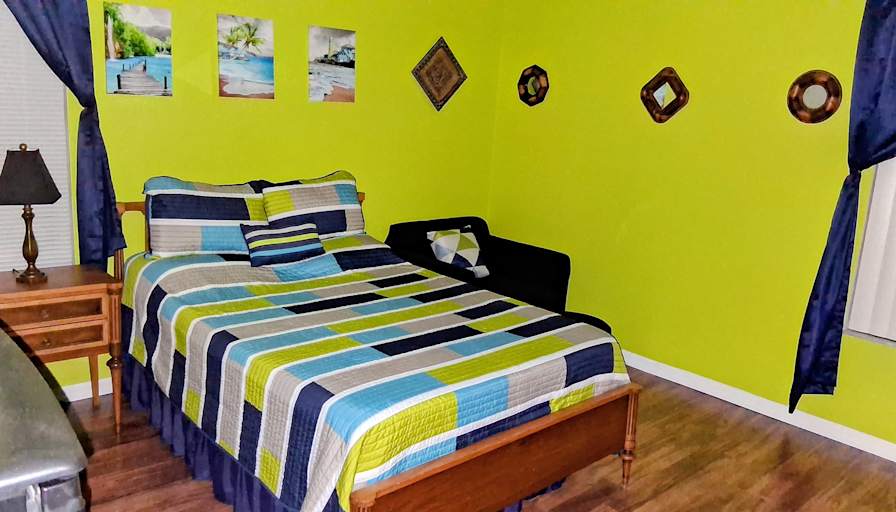 Sunnyjoyce's room