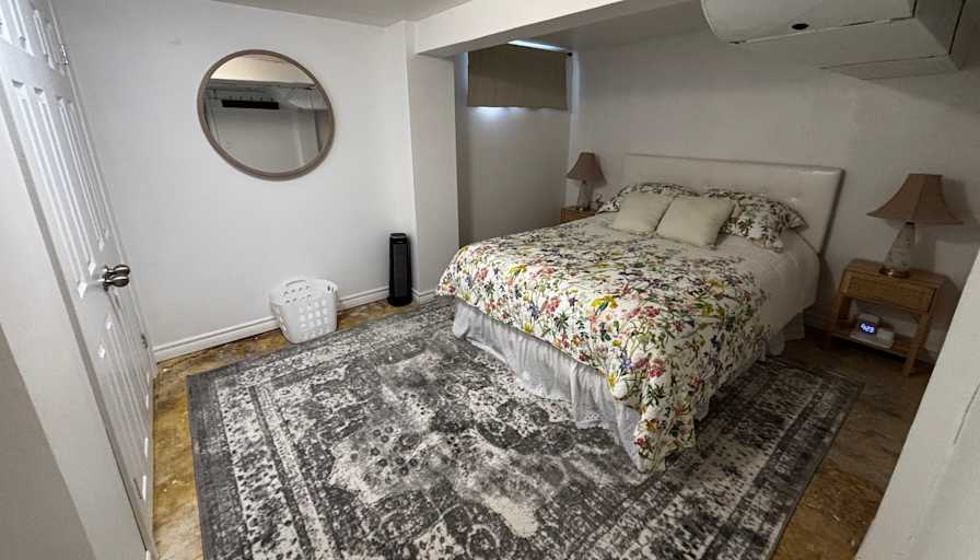 Renée's room