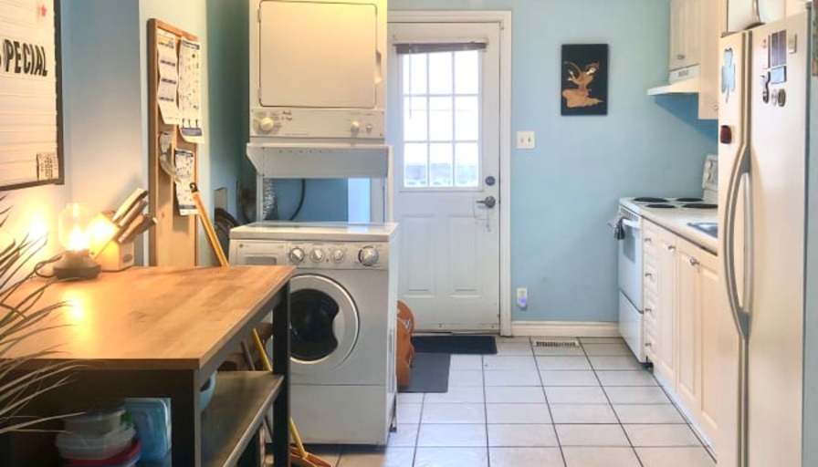 Vincent Molumby's room