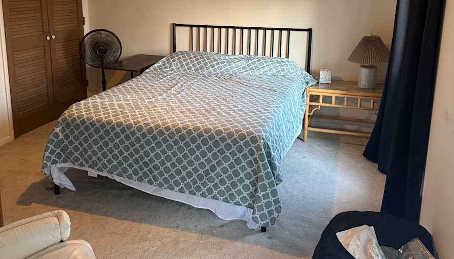 Tom's room