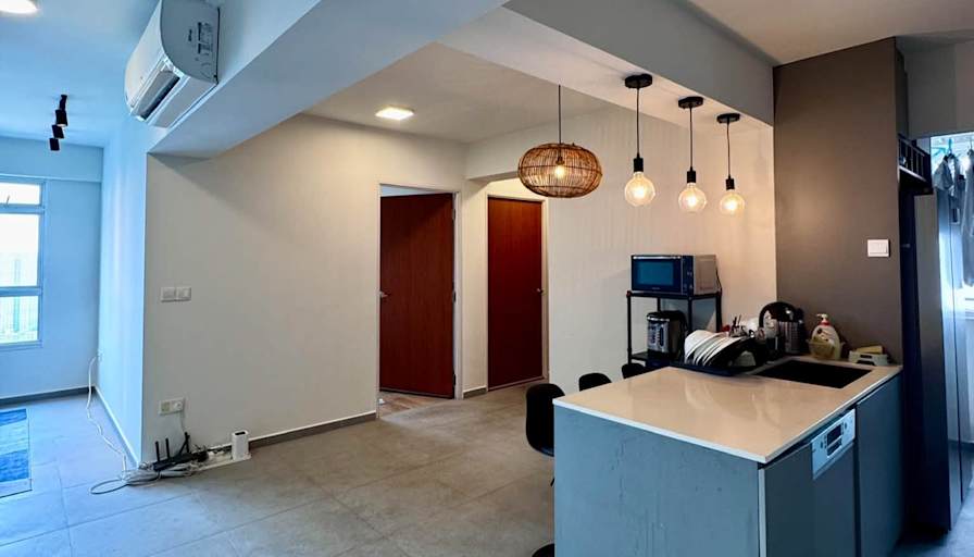 Thet Su's room