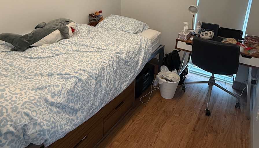 Yuna Omatsu's room