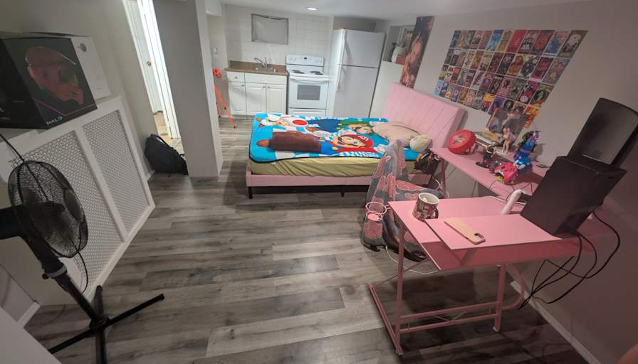 Eylul Barut's room