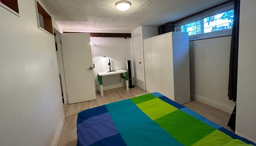 Uberra's room