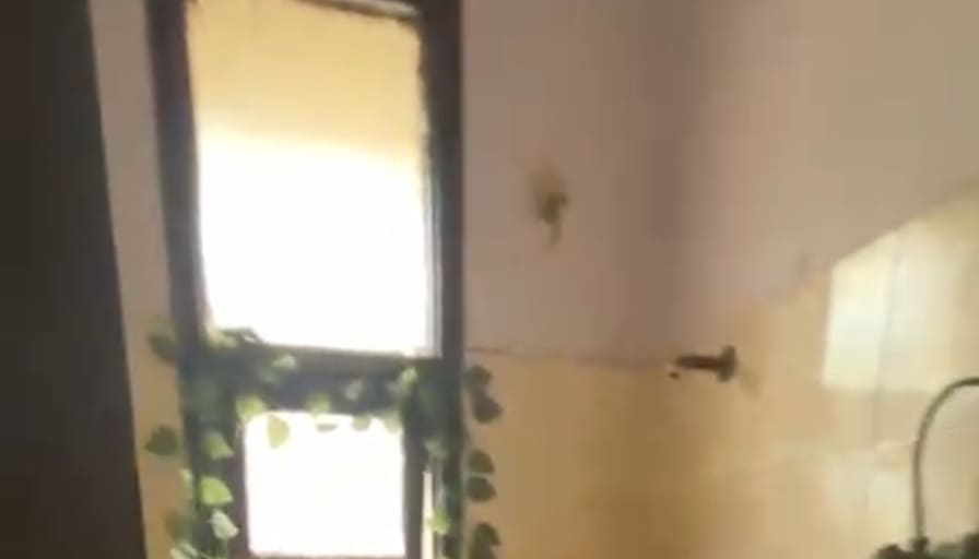 Ayush Mishra's room