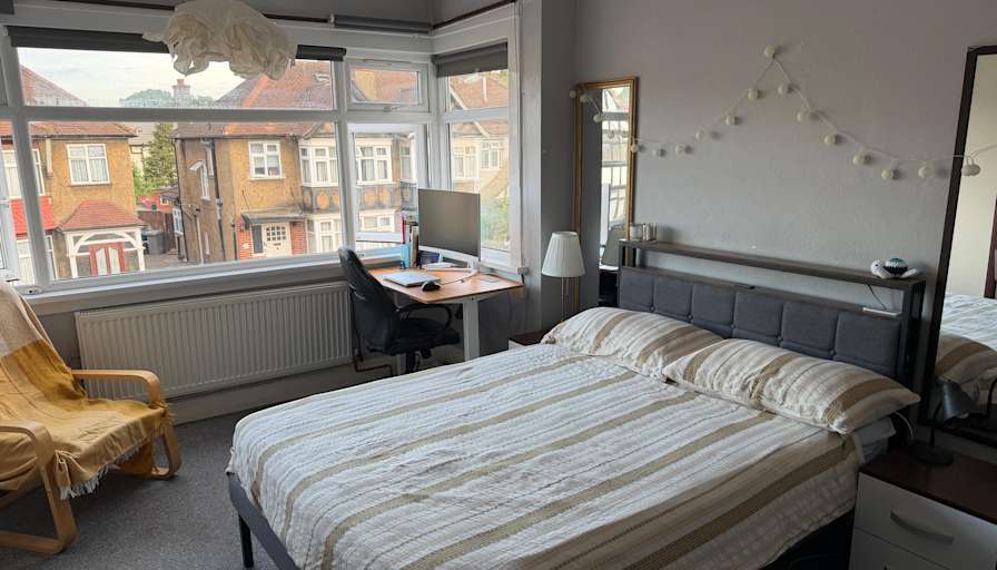 Suzana's room