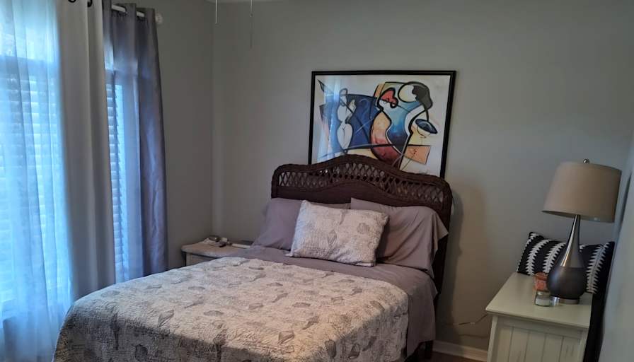Tunde's room