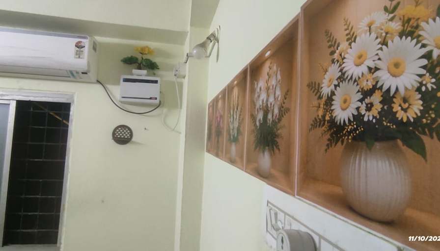 GEORGE's room