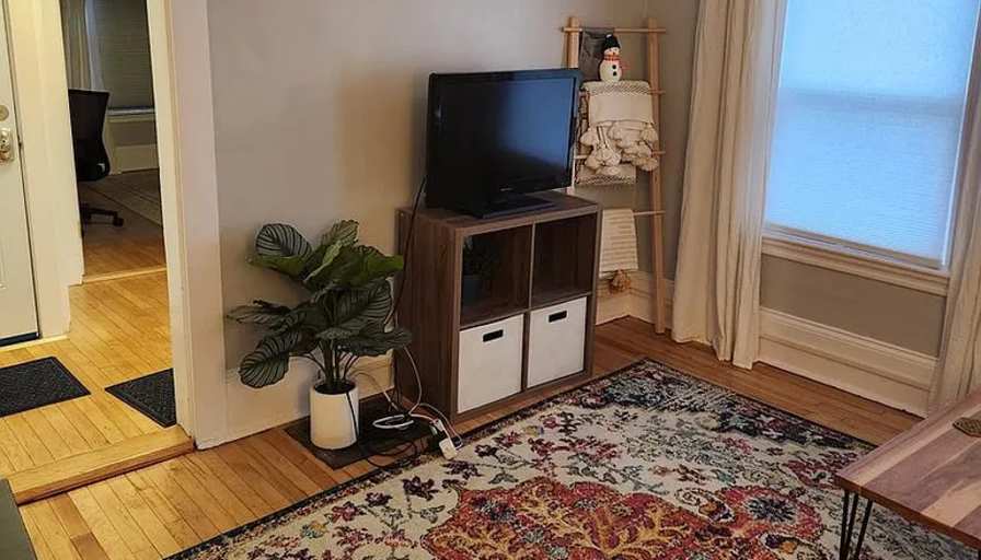 Kaiser Mons's room