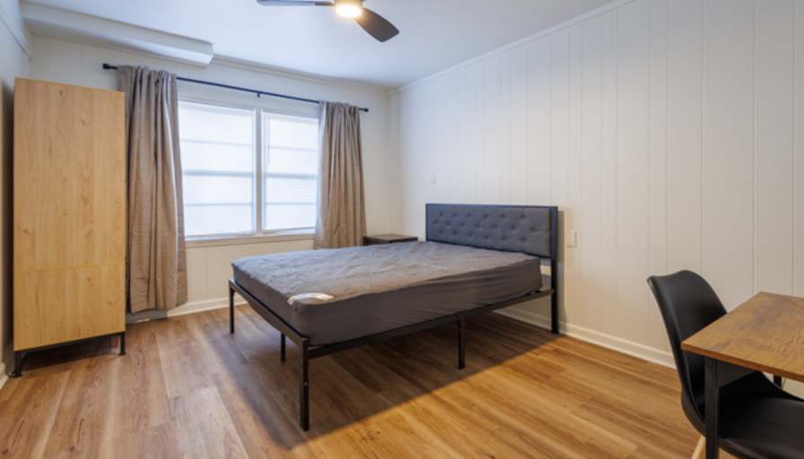 Thao's room